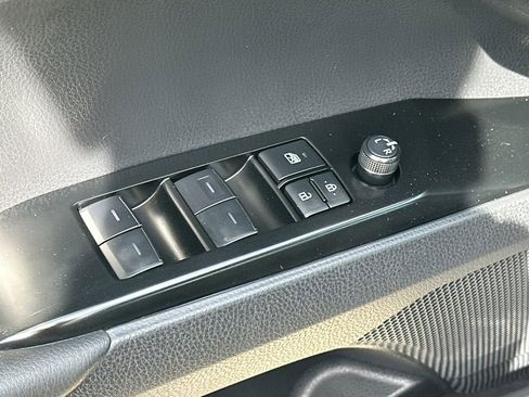 Used 2025 Toyota Camry SE image 17