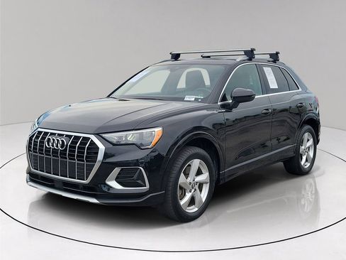 Used 2020 Audi Q3 2.0T Premium w/ Convenience Package AWD/4WD image 3