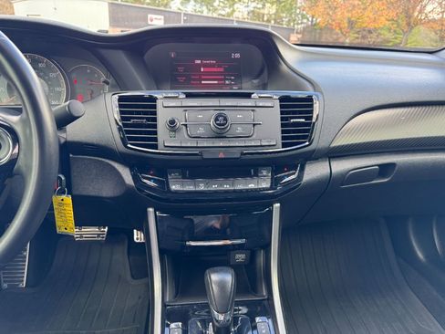 Used 2017 Honda Accord Sport Special Edition image 20
