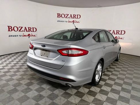 Used 2016 Ford Fusion SE FWD image 12