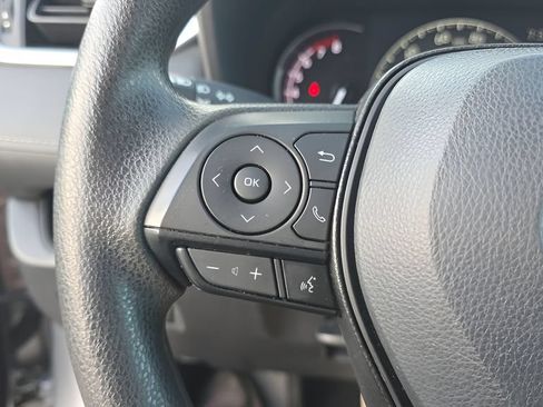 Used 2024 Toyota RAV4 XLE FWD image 19