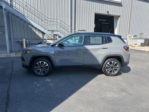 Certified 2022 Jeep Compass Limited image 5