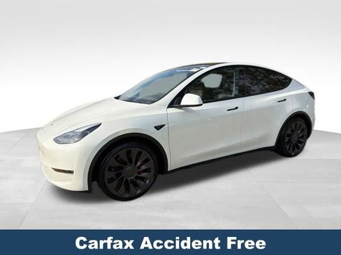 Used 2024 Tesla Model Y Performance image 2