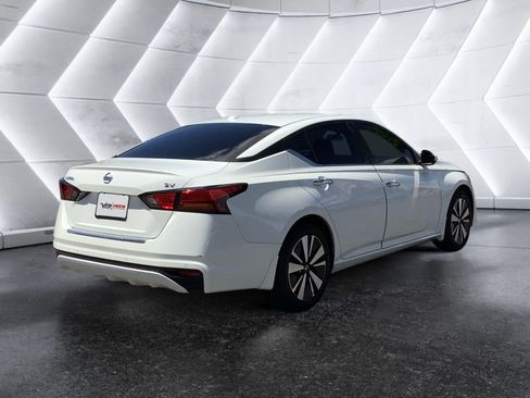 Used 2021 Nissan Altima 2.5 SV FWD image 4