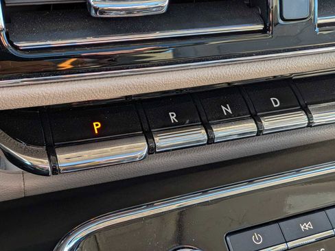 Used 2023 Lincoln Navigator Reserve AWD/4WD image 24