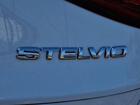 Used 2023 Alfa Romeo Stelvio Veloce AWD/4WD image 16