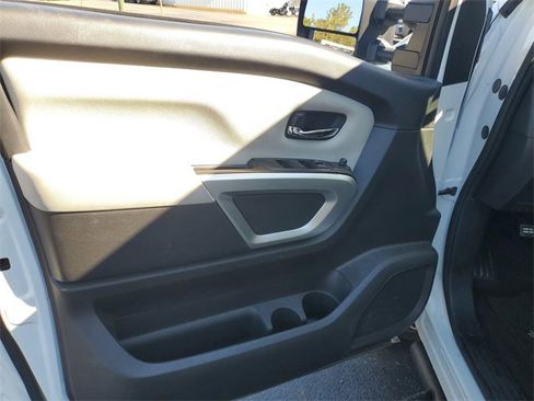 Certified 2024 Nissan Titan SV w/ SV Convenience Package image 13