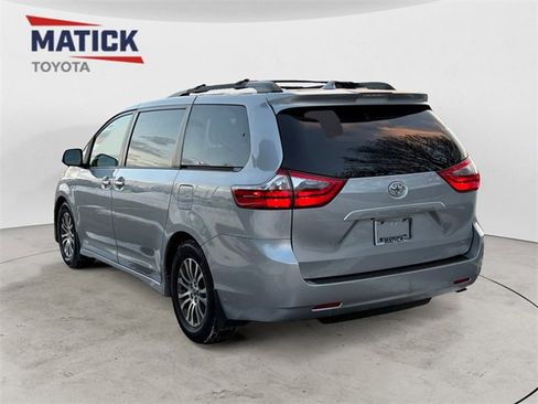 Used 2020 Toyota Sienna Limited Premium image 5