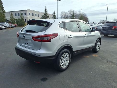 Used 2020 Nissan Rogue Sport S image 25