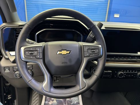 Used 2025 Chevrolet Silverado 1500 LT image 15