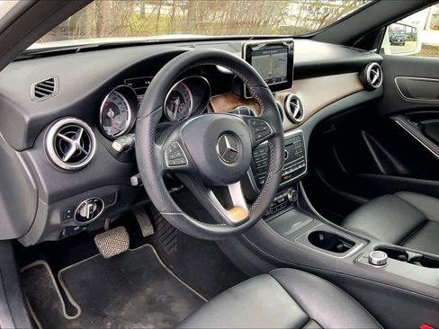 Used 2016 Mercedes-Benz GLA 250 4MATIC image 18