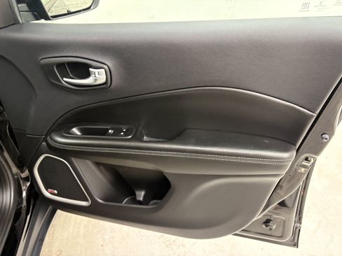 Used 2019 Jeep Compass High Altitude AWD/4WD image 26