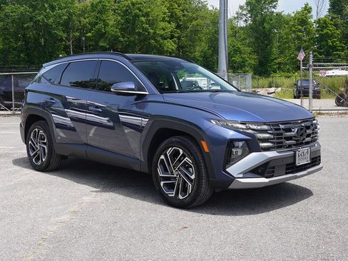 Used 2025 Hyundai Tucson Limited AWD/4WD image 2