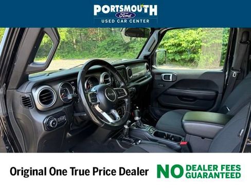 Used 2020 Jeep Wrangler Unlimited Sahara image 4