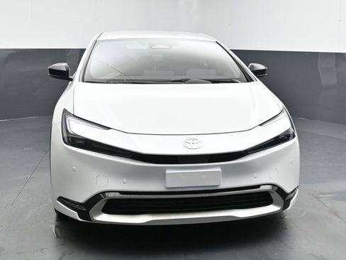 New 2026 Toyota Prius Plug-In Hybrid FWD image 3