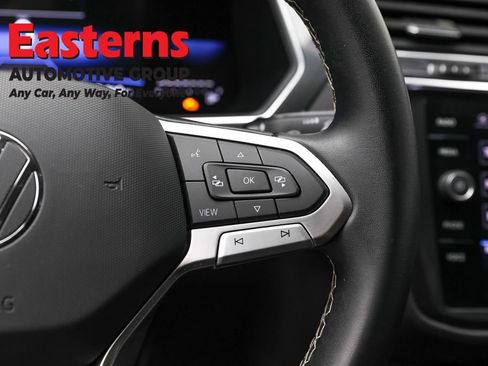 Used 2023 Volkswagen Tiguan SE image 16