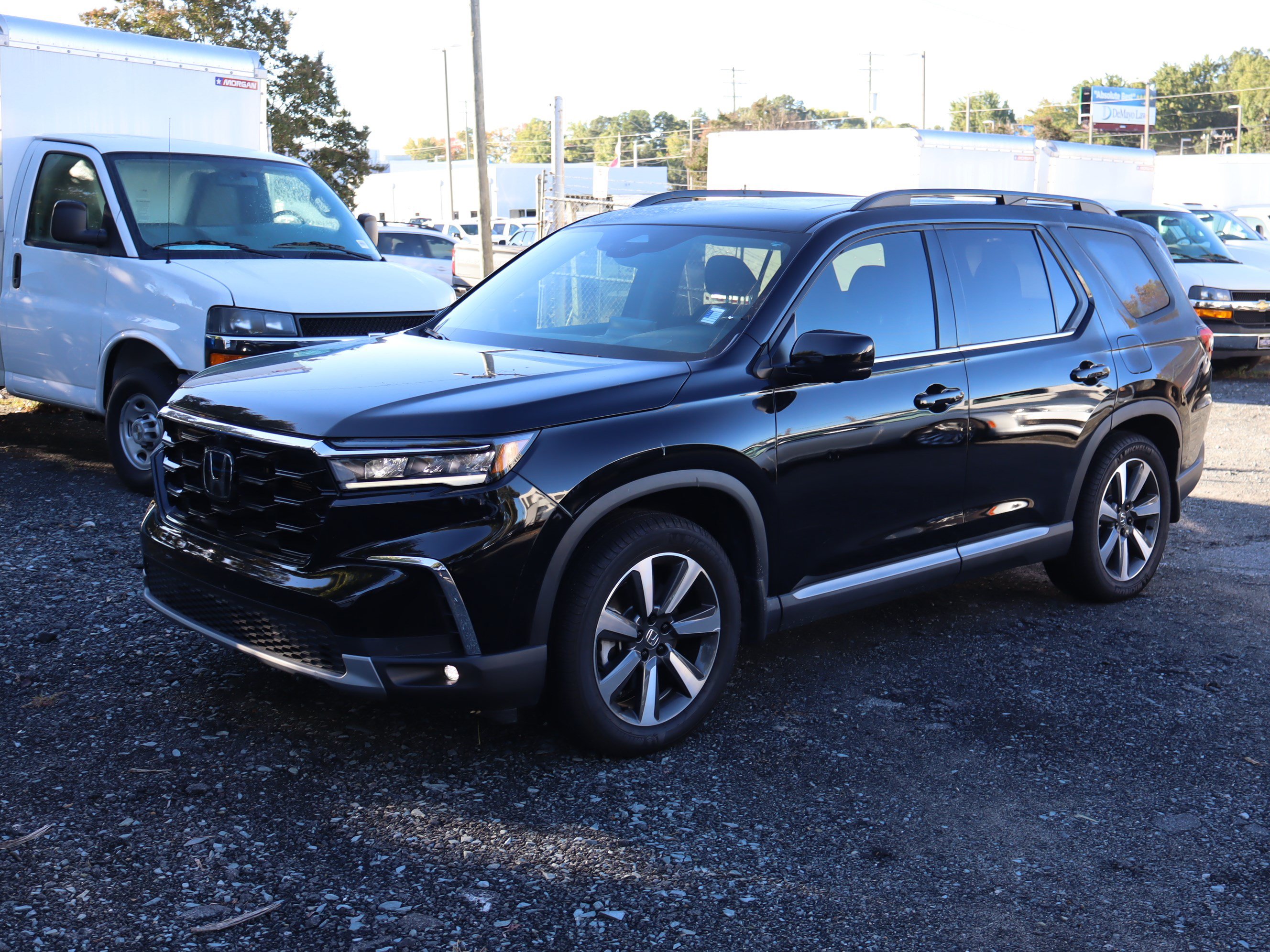 Used 2025 Honda Pilot Elite image 16