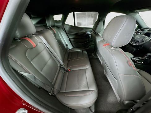 Used 2024 Chevrolet Trax RS image 32