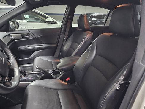 Used 2017 Honda Accord Sport image 6