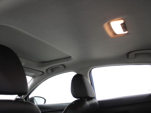 Used 2024 Nissan Sentra SR w/ SR Premium Package image 20