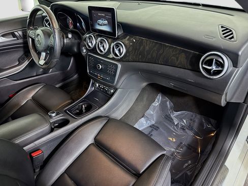 Used 2016 Mercedes-Benz CLA 250 image 30