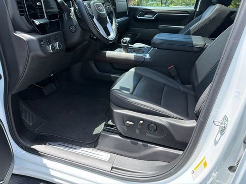 Used 2025 GMC Sierra 1500 SLT w/ SLT Premium Package AWD/4WD image 9