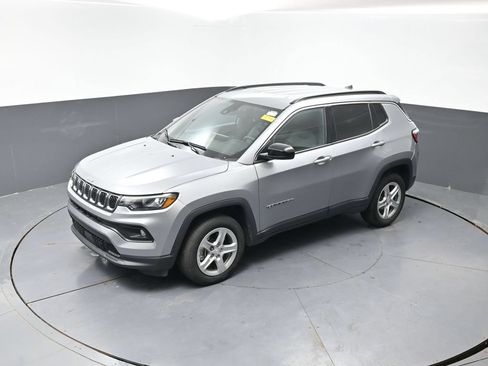 Used 2024 Jeep Compass Latitude AWD/4WD image 44