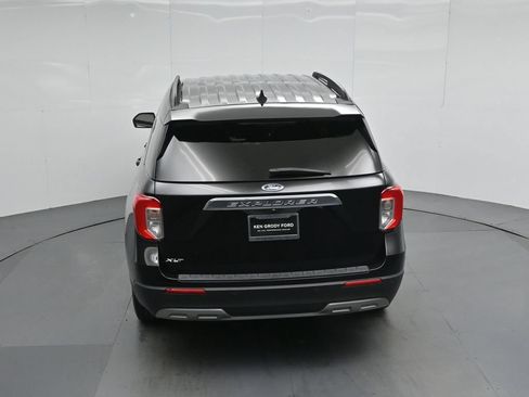 Certified 2023 Ford Explorer XLT w/ Equipment Group 202A RWD image 40