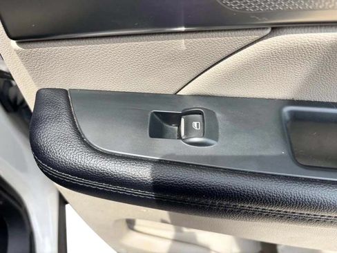 Used 2018 Ford Explorer XLT w/ Equipment Group 202A FWD image 25