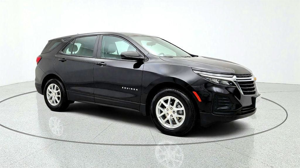 Used 2024 Chevrolet Equinox LS FWD image 3