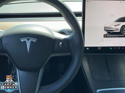 Used 2023 Tesla Model 3 Standard Range image 40