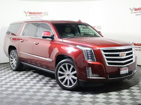 Used 2017 Cadillac Escalade ESV Premium Luxury AWD/4WD image 2