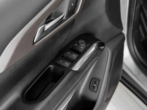 Used 2025 Chevrolet Traverse LT w/ LPO, Floor Liner Package FWD image 43