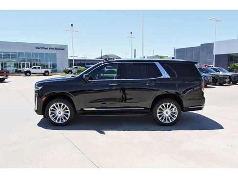 Used 2023 Cadillac Escalade Premium Luxury image 3