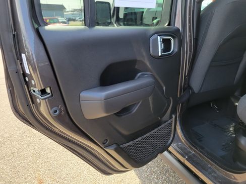 Used 2025 Jeep Wrangler Unlimited Sport S 4xe AWD/4WD image 17
