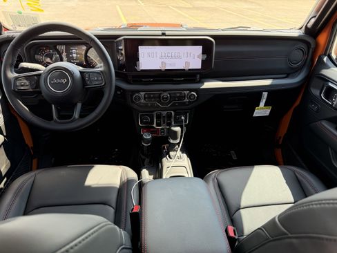 New 2025 Jeep Gladiator Rubicon w/ Convenience Group image 18