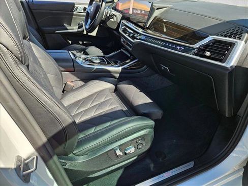 Certified 2025 BMW X7 xDrive40i w/ Premium Package image 20