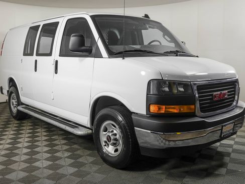 Used 2024 GMC Savana 2500 w/ Driver Convenience Package RWD image 10