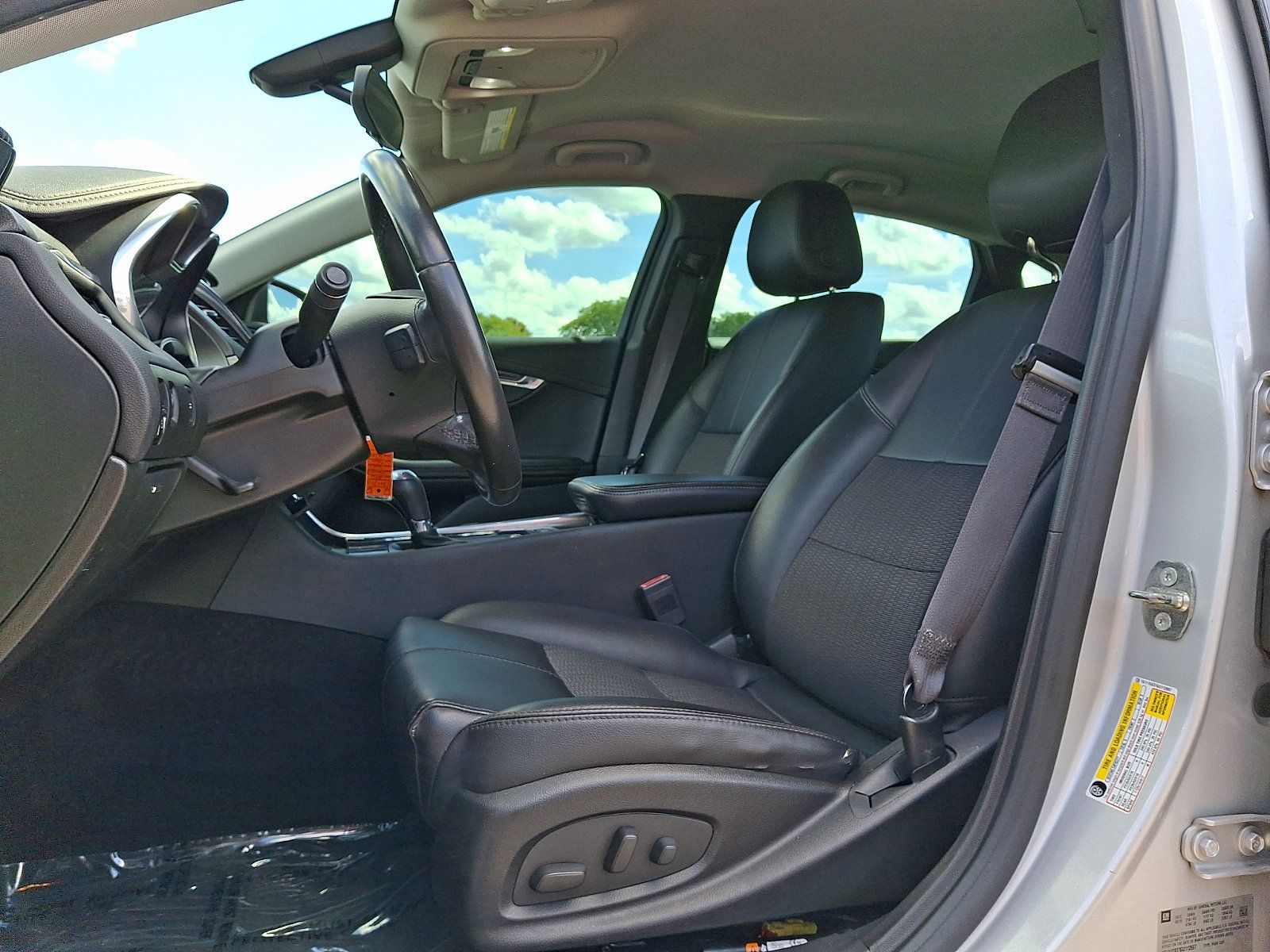 Used 2016 Chevrolet Impala LT FWD image 12