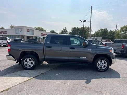 Used 2016 Toyota Tundra SR5 image 11
