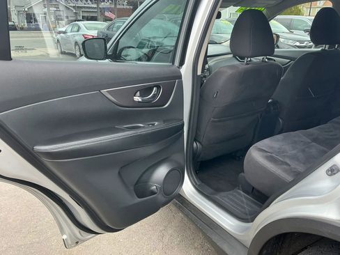 Used 2015 Nissan Rogue S AWD/4WD image 8