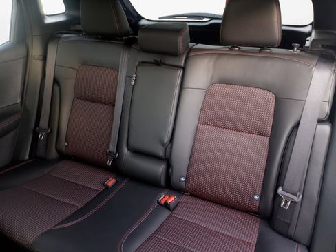 Used 2025 Nissan Kicks SR w/ SR Premium Package image 12