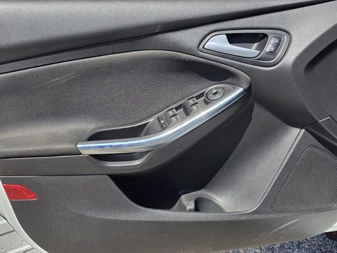 Used 2017 Ford Focus ST FWD image 14