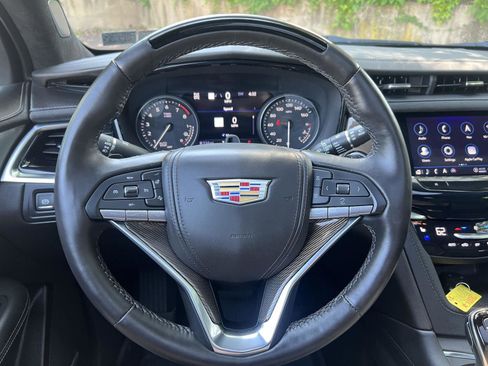 Used 2025 Cadillac XT6 Premium Luxury w/ Platinum Package AWD/4WD image 23