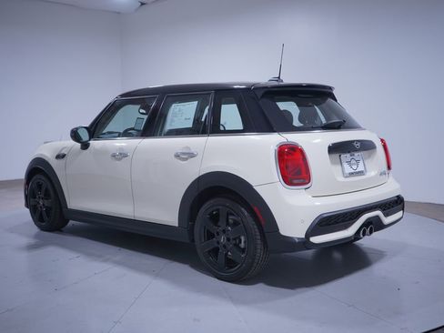 Used 2023 MINI Cooper S FWD image 3