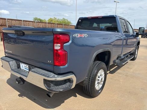 Used 2025 Chevrolet Silverado 2500 LT w/ Convenience Package AWD/4WD image 3