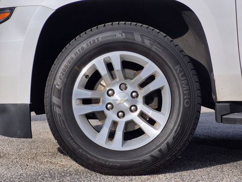 Used 2020 Chevrolet Tahoe LT w/ Luxury Package RWD image 24
