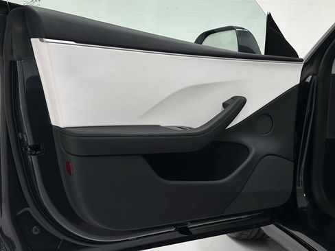 Used 2025 Tesla Model 3 Performance image 22