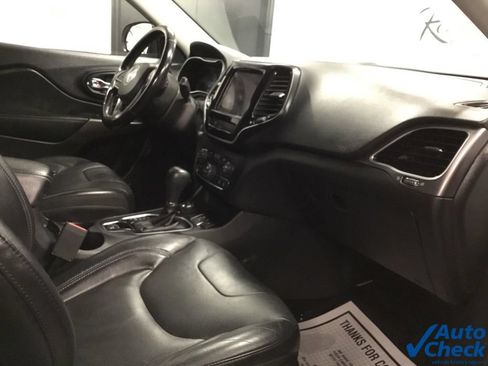Used 2020 Jeep Cherokee Limited AWD/4WD image 39
