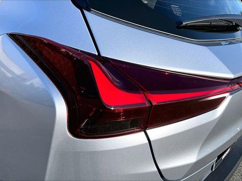 New 2026 Lexus UX 300h FWD image 12